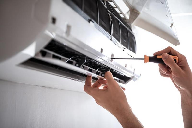 Quels signes annoncent une r&eacute;paration de climatisation air-air ?